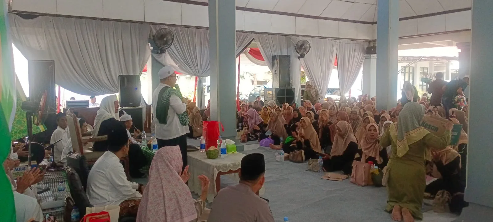 RUTININAN DZIKIR PENGAOSAN ROTIBUL HADDAD DALAM RANGKA HARMONISASI TOKOH AGAMA DAN MASYARAKAT KECAMATAN PADANGAN TAHUN 2026 (3)