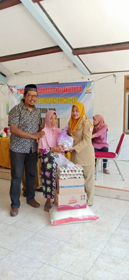PENCAIRAN BANTUAN ASISTENSI LANJUT USIA DESA NGUKEN