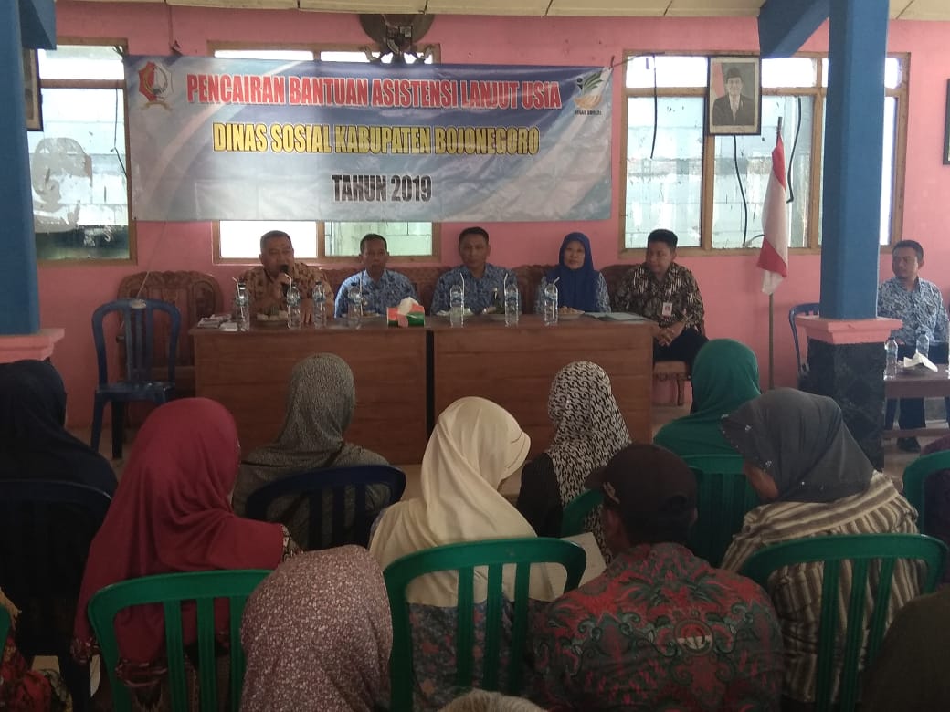 Pencairan Bantuan Asistensi Lanjut Usia Desa Ngasinan