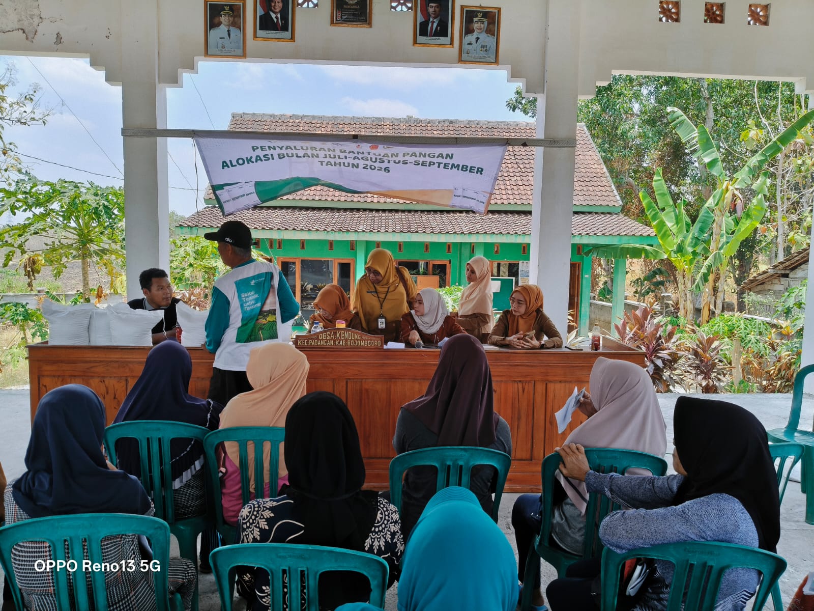 PENYALURAN BANTUAN PANGAN