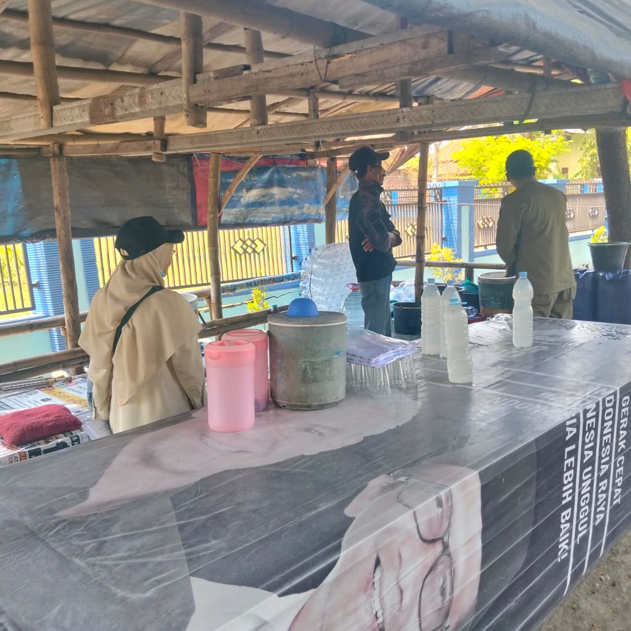 PENERTIBAN/PEMBINAAN PKL DI AREA  DEPAN SMA 1 PADANGAN